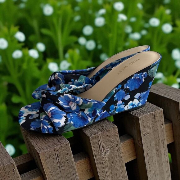 NINE WEST Blue Black Floral Wedges Sandals Size 9 NEW NWOB - Picture 1 of 9
